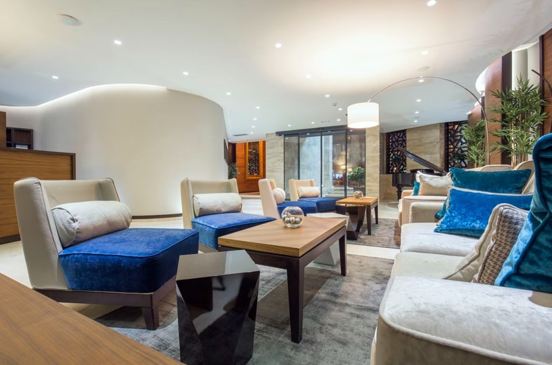 Salon d'h&ocirc;tel de luxe am&eacute;nag&eacute; par la consultation en approvisionnement ISS